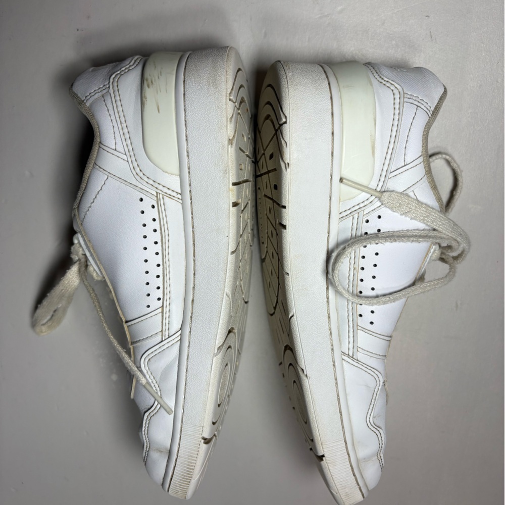 Lacoste White Low-Top Leather Sneakers - Picture 2 of 5